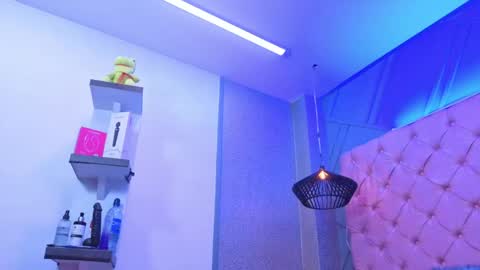 Snapshot of mia_hornny chatting on May 15, 2026, 7:32 pm Mia online show from May 15, 2026, 7:32 pm