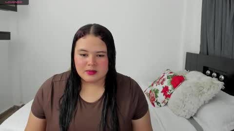 Snapshot of mia_hot2323 chatting on April 29, 2026, 9:32 pm Mia hot online show from April 29, 2026, 9:32 pm