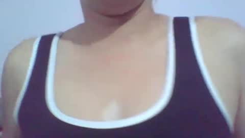 Mia online show from October 6, 2025, 1:47 am