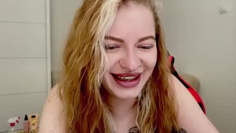 Mia online show from July 25, 2026, 9:18 am