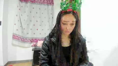 mia kaneee online show from December 10, 2024, 1:32 am