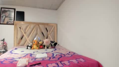 mia kaneee online show from November 10, 2025, 3:49 am