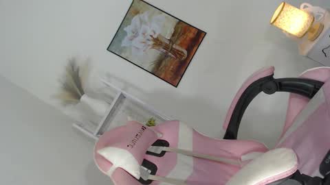 Your Pretty Petite Mia  online show from February 25, 2026, 2:27 pm