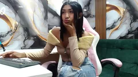 Mia.  online show from May 2, 2026, 10:53 am