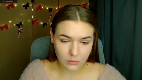 mia_lemm online show from December 5, 2025, 9:29 am