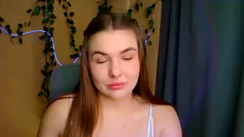 mia_lemm online show from March 12, 2026, 8:09 am