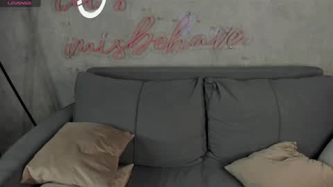 Minnie online show from October 15, 2025, 1:17 am