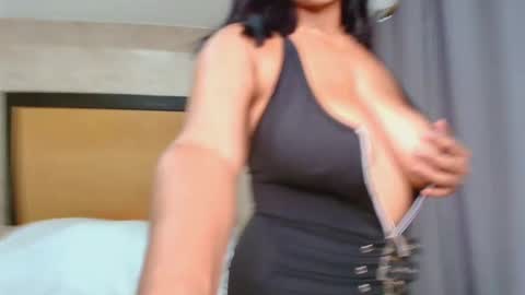 Snapshot of mia_lopez52 chatting on September 18, 2025, 7:05 pm MIALOPEZ . Y . online show from September 18, 2025, 7:05 pm