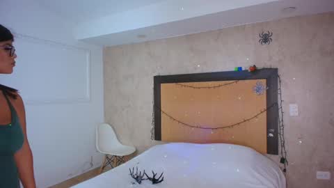 Snapshot of mia_lopez52 chatting on November 1, 2025, 10:45 pm MIALOPEZ . Y . online show from November 1, 2025, 10:45 pm