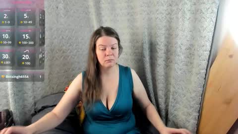 mia_lores online show from November 9, 2025, 9:29 am