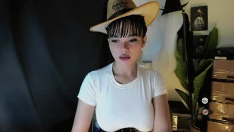 Snapshot of mia_lover9 chatting on June 17, 2026, 3:42 am M I A online show from June 17, 2026, 3:42 am
