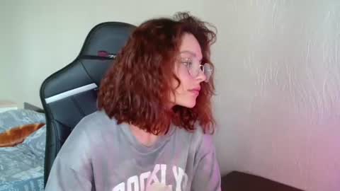 Snapshot of mia_luiza chatting on June 10, 2026, 9:52 am mia_luiza online show from June 10, 2026, 9:52 am