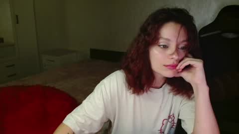 Snapshot of mia_luiza chatting on July 1, 2026, 10:31 pm mia_luiza online show from July 1, 2026, 10:31 pm