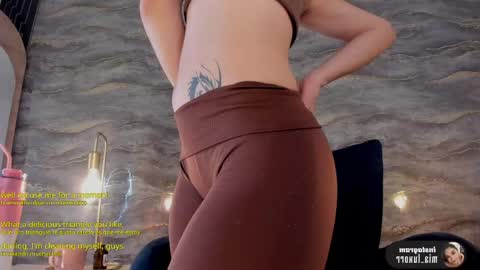 Snapshot of mia_luxor chatting on April 29, 2026, 11:47 am mia_luxor online show from April 29, 2026, 11:47 am