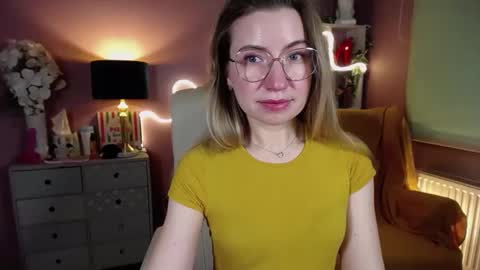 Mia online show from February 13, 2025, 1:48 pm