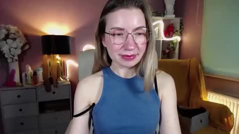 Mia online show from February 16, 2025, 2:21 pm