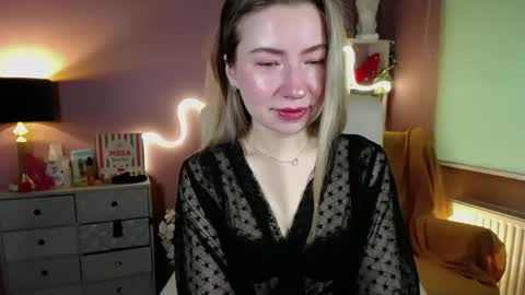 Mia online show from February 24, 2025, 7:33 am