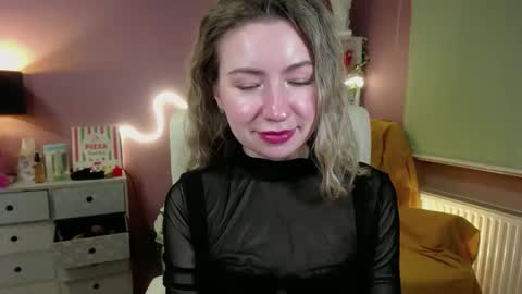 Mia online show from February 25, 2025, 6:31 pm