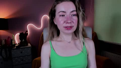 Mia online show from September 18, 2025, 6:48 am