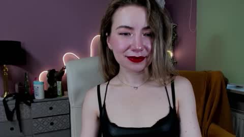 Mia online show from October 9, 2025, 6:44 am