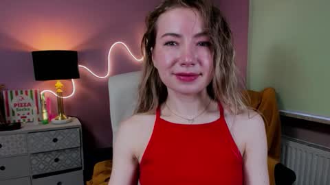 Mia online show from November 5, 2025, 7:41 am