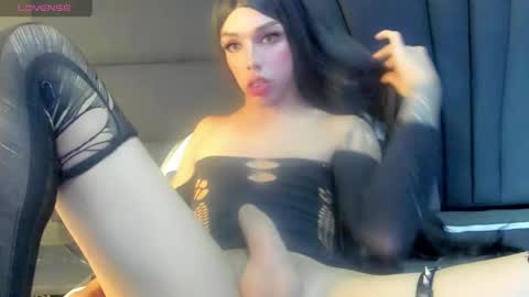 Mia3 online show from February 18, 2025, 1:21 am