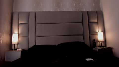    online show from December 22, 2025, 8:28 pm