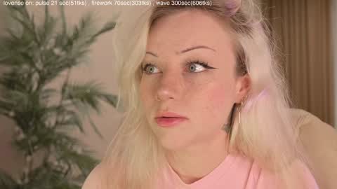 mia_milagros online show from November 4, 2025, 1:48 am