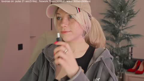 mia_milagros online show from November 27, 2025, 4:14 am