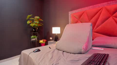 MIA  online show from December 31, 2024, 1:15 am