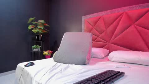 MIA  online show from January 3, 2025, 1:05 am