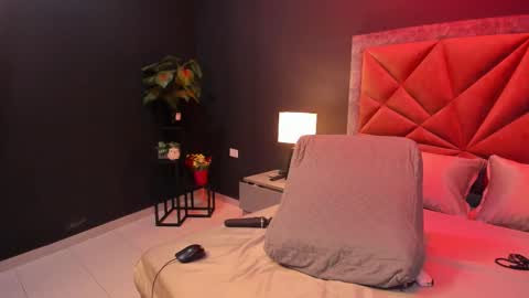 Snapshot of mia_milff chatting on March 4, 2026, 8:04 pm MIA online show from March 4, 2026, 8:04 pm