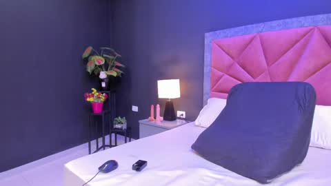 Snapshot of mia_milff chatting on May 10, 2026, 6:13 pm MIA online show from May 10, 2026, 6:13 pm