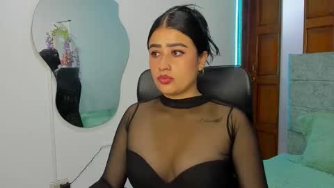 mia_mills777 online show from September 12, 2025, 11:32 am