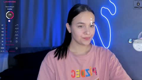 Mia online show from December 7, 2024, 3:41 pm