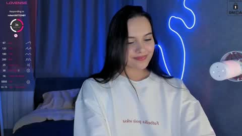 Mia online show from January 17, 2025, 6:54 pm