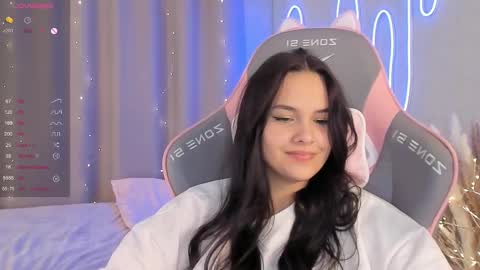 Mia online show from February 18, 2025, 10:38 am