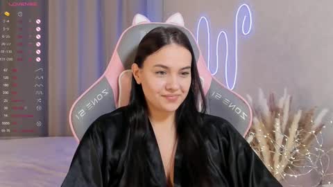 Mia online show from February 21, 2025, 12:50 pm