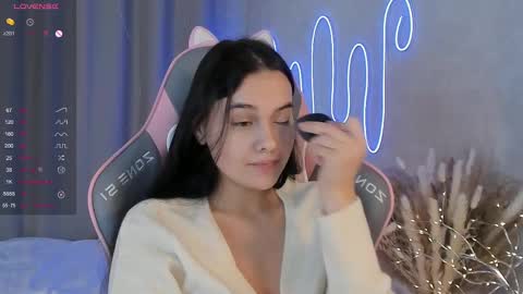 Mia online show from March 2, 2025, 7:34 pm