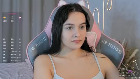 Mia online show from March 8, 2025, 9:40 pm