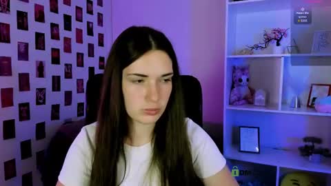 Snapshot of mia_mooon_ chatting on July 13, 2026, 8:17 am mia_mooon_ online show from July 13, 2026, 8:17 am