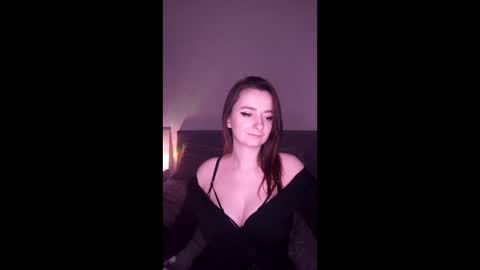 Mia online show from January 9, 2026, 1:41 am