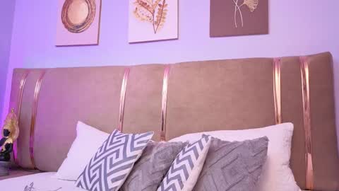 Mia online show from March 18, 2026, 12:08 pm