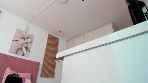 Mia Nevaeh - follow me online show from December 16, 2025, 7:08 pm