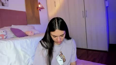Snapshot of mia_nevaeh chatting on May 31, 2026, 6:09 pm Mia Nevaeh - follow me online show from May 31, 2026, 6:09 pm