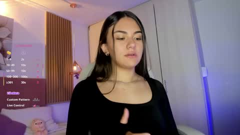 Snapshot of mia_nevaeh chatting on June 4, 2026, 8:26 pm Mia Nevaeh - follow me online show from June 4, 2026, 8:26 pm