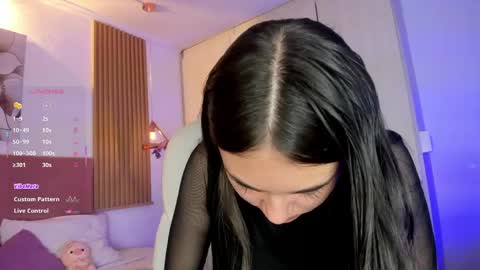 Snapshot of mia_nevaeh chatting on June 5, 2026, 8:47 pm Mia Nevaeh - follow me online show from June 5, 2026, 8:47 pm