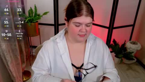 Sweet Mia online show from November 14, 2025, 5:44 pm