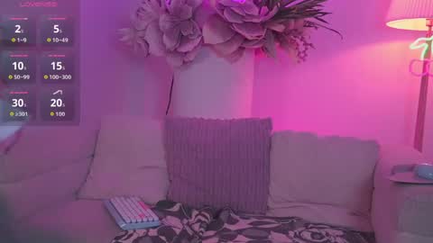 Mia online show from April 16, 2026, 11:44 am