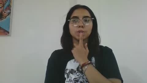 Mia  online show from May 14, 2026, 12:17 am